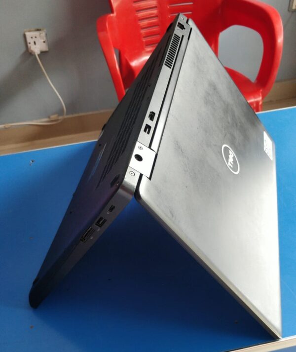 Dell latitude 5570 (2)